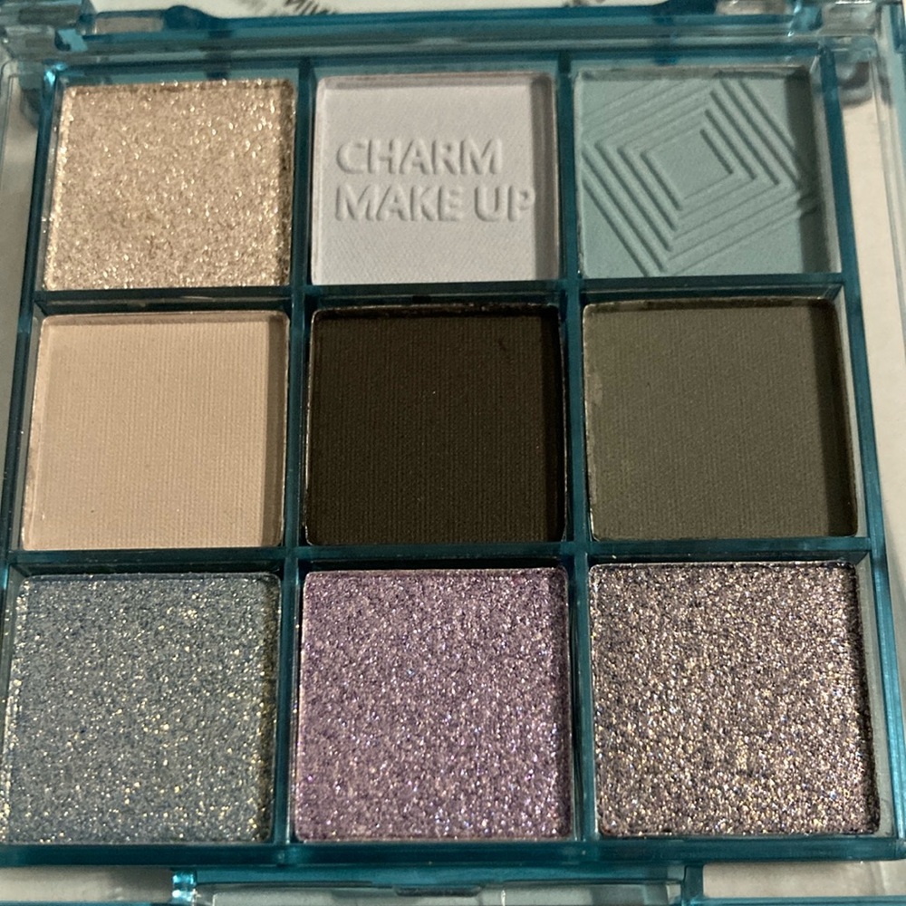 Eyeshadow Palette - Shimmer and Matte Shades